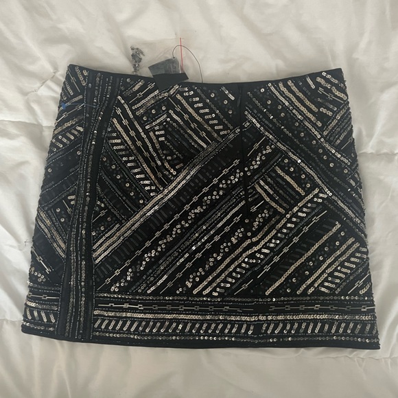 Club Monaco Black Skirt - Picture 2 of 3